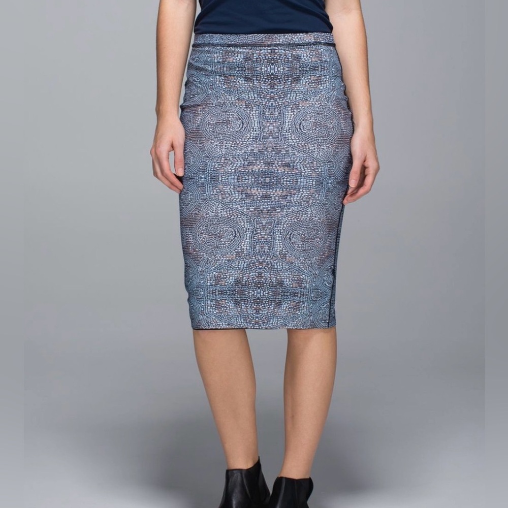 Lululemon Twice As Nice Skirt Bead Envy Silver Spoon Multi/Black Size 8
